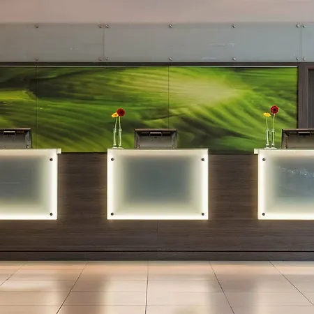 بارك إن باي راديسون لينز فندق